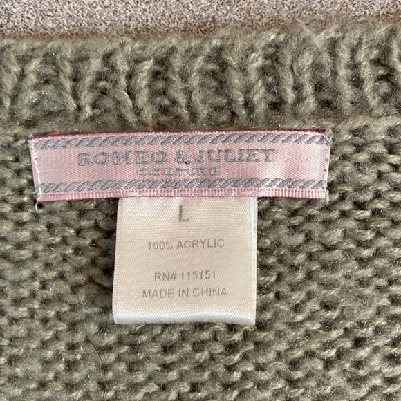 Romeo & Juliet - Grey long sleeve sweater. Size L - Picture 3 of 8